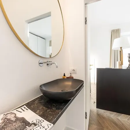 Holiday home Uno - Via Loveno, By Lovecomo *